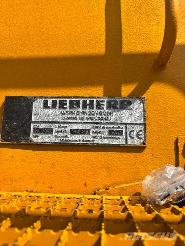 Liebherr LR 1400-2 履帶式起重機