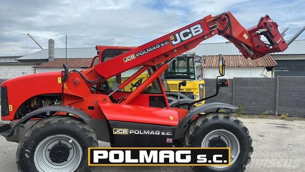 JCB 528-70 伸縮臂操作車