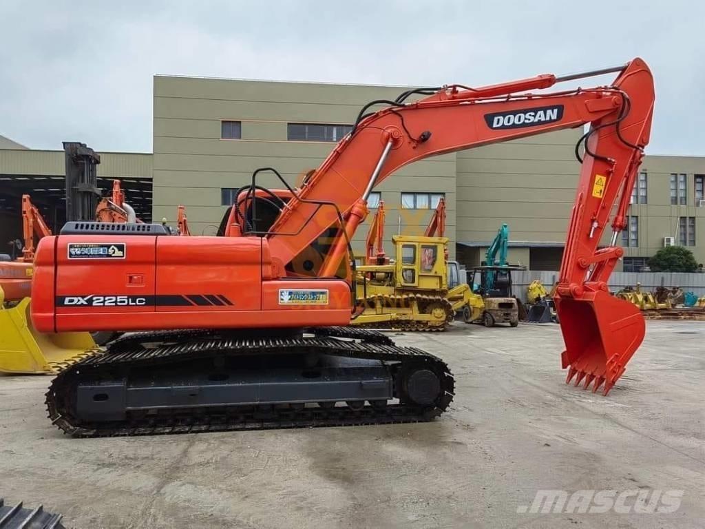 Doosan DX 225 LC 履帶式 挖土機/掘鑿機/挖掘機