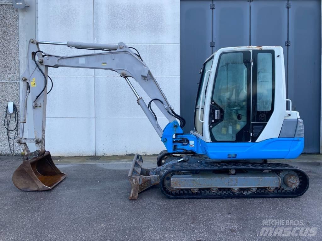 Takeuchi TB 250 小型挖土機/掘鑿機<7t(小型挖掘機)