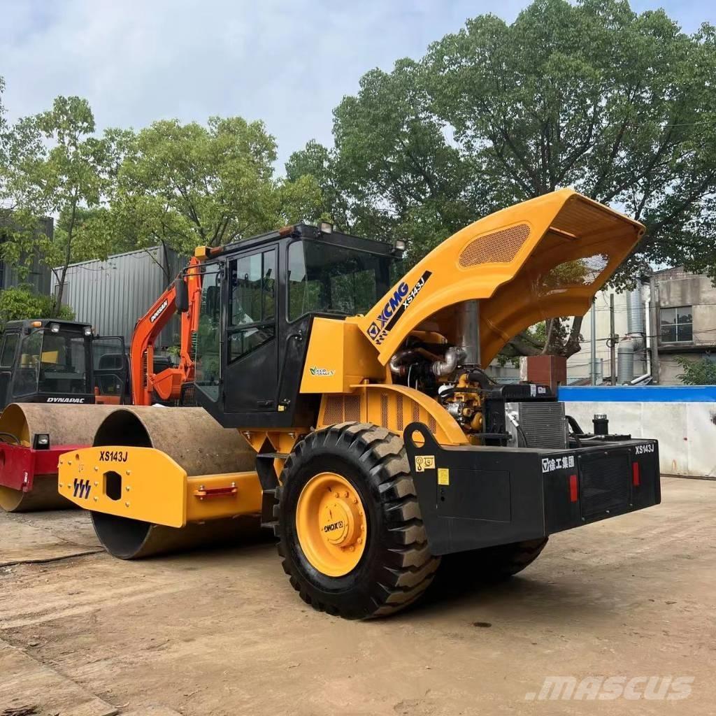 XCMG XS 143 J 單輪滾壓機