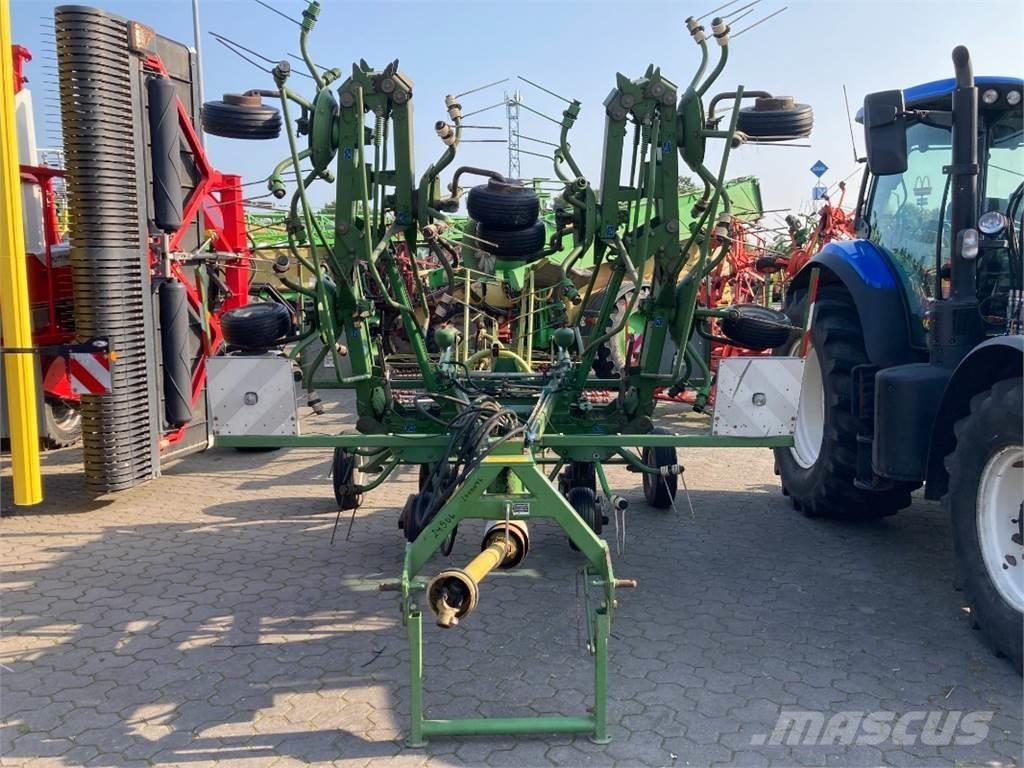 Krone KWT 8.80/8 耙與翻草機