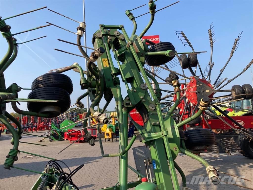 Krone KWT 8.80/8 耙與翻草機
