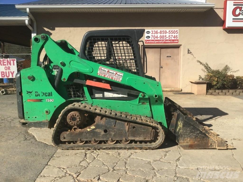 Bobcat T590 滑移轉向裝載機