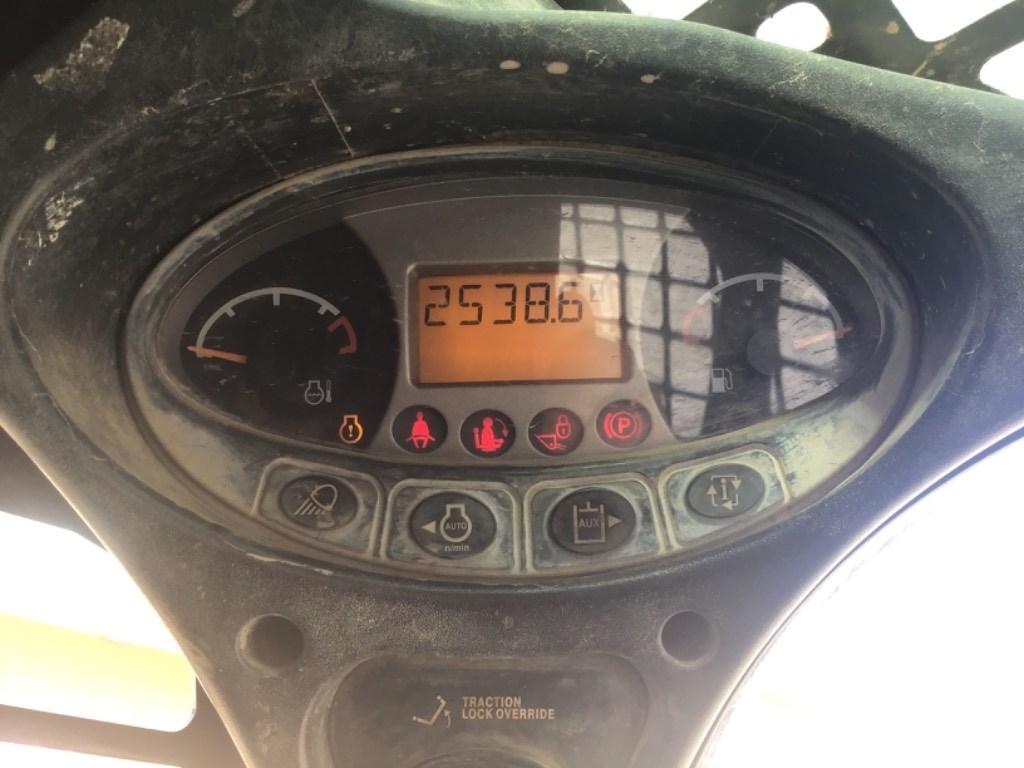 Bobcat T590 滑移轉向裝載機