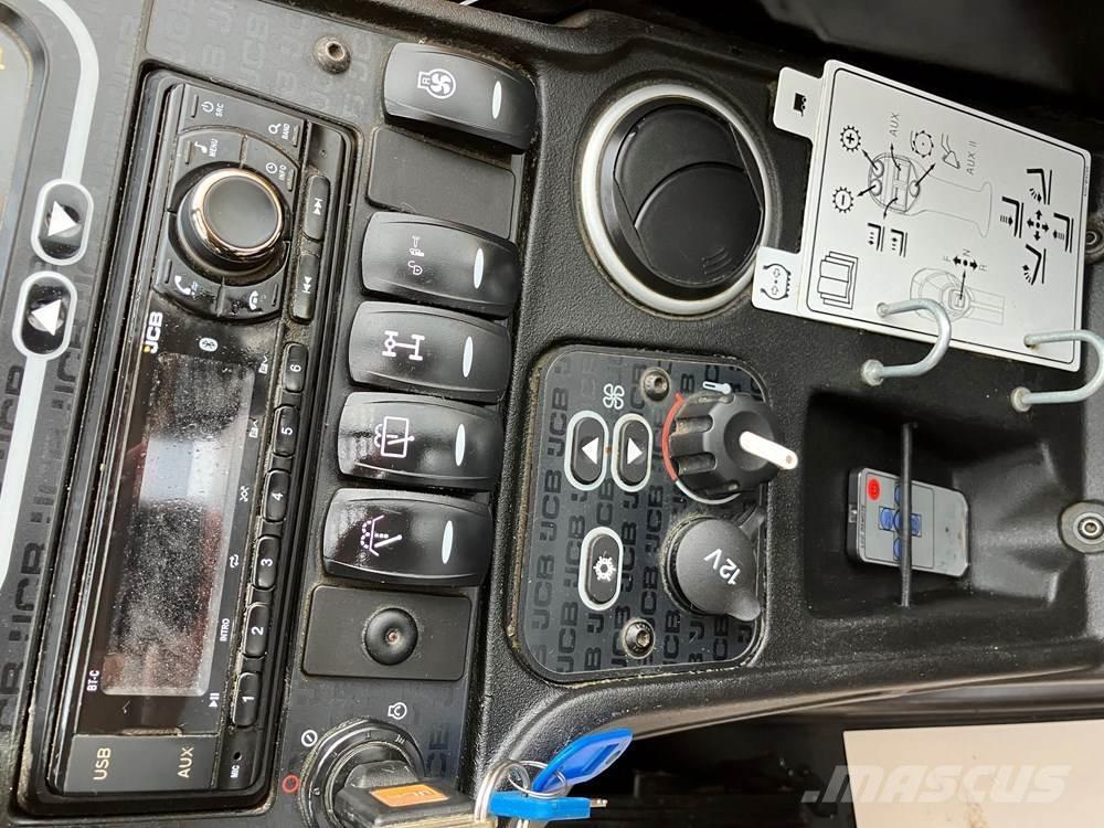 JCB 560-80 伸縮臂操作車