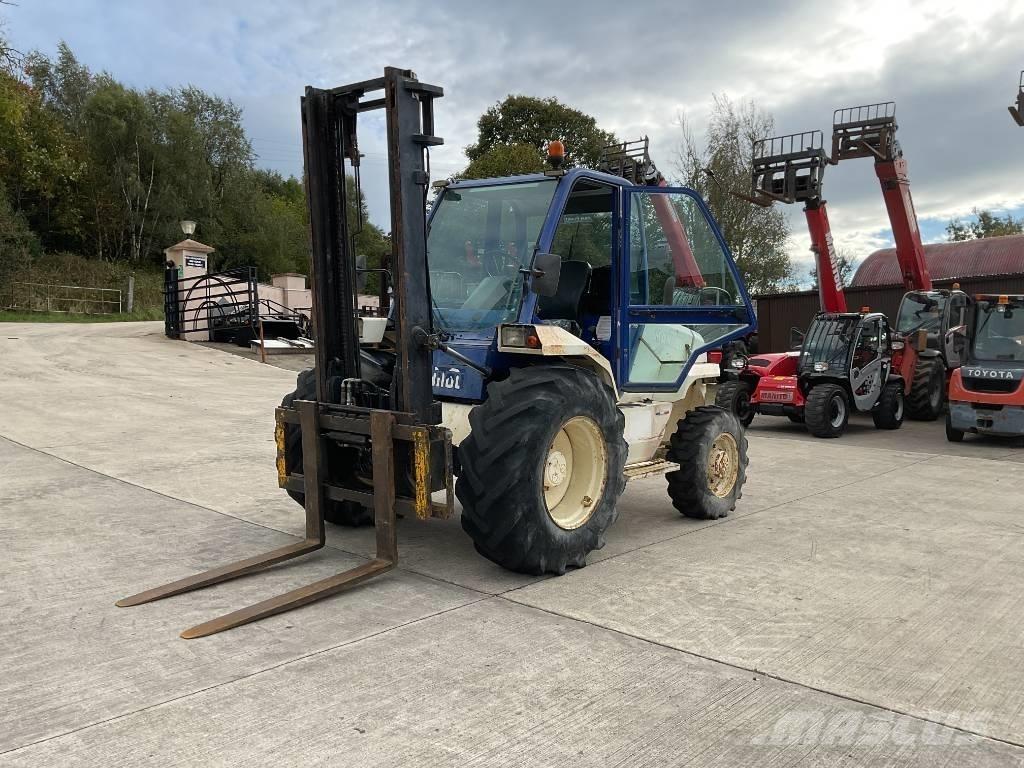 Manitou M 26.4 越野車