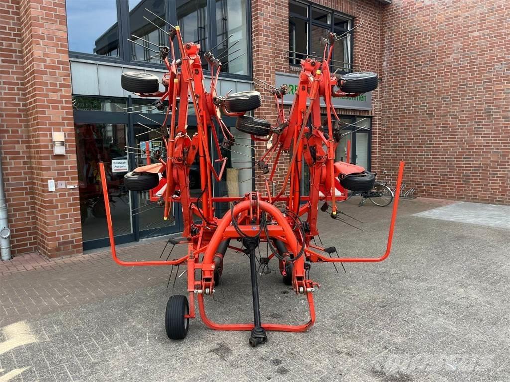 Kuhn GF8702 defekt 耙與翻草機