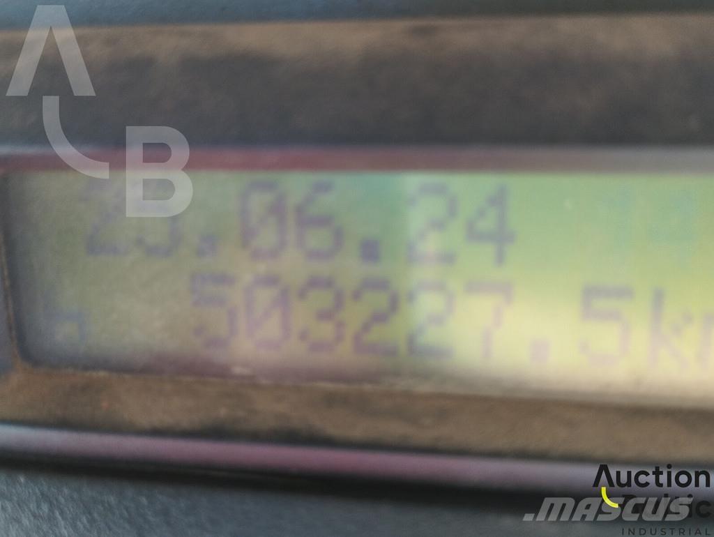 Iveco 260 E44 傾卸式卡車