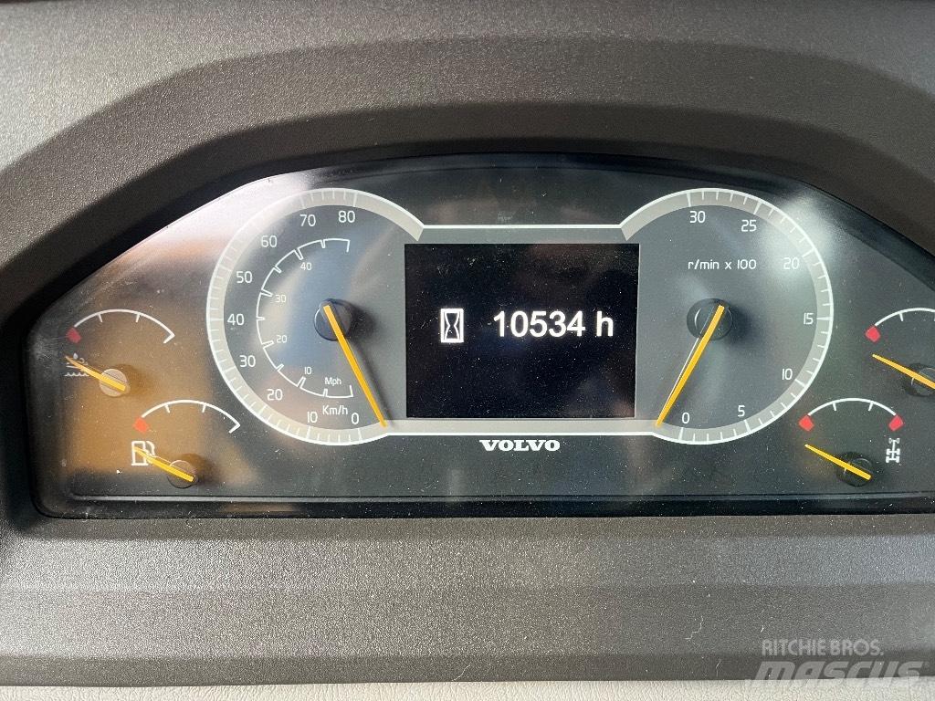 Volvo A 30 G 鉸接式起吊車