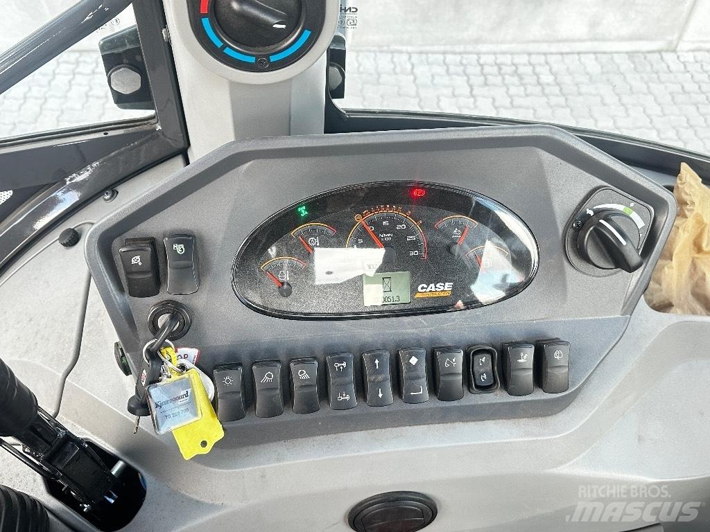CASE 695 SV 反鏟裝載機