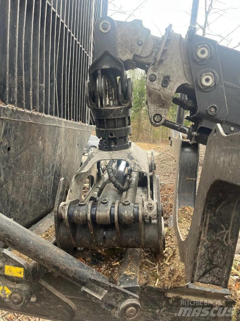 Komatsu 875 集運機