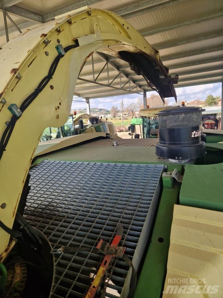 Krone Big X 800 自走式飼料採集機