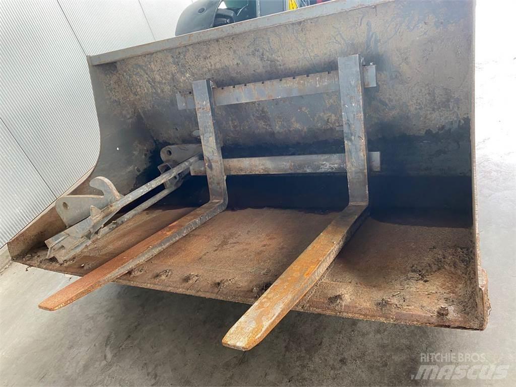 Kramer KT 276 伸縮臂高空作業車