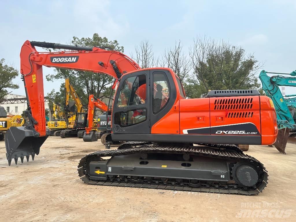 Doosan DX 225 LC-9 履帶式 挖土機/掘鑿機/挖掘機