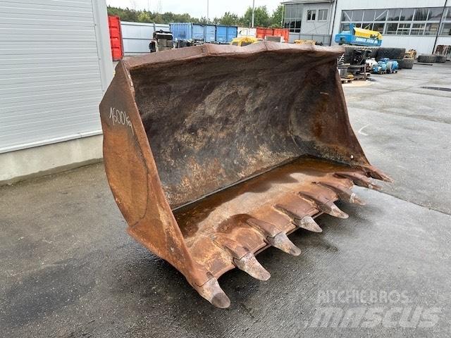 Liebherr LR 632 鏟斗