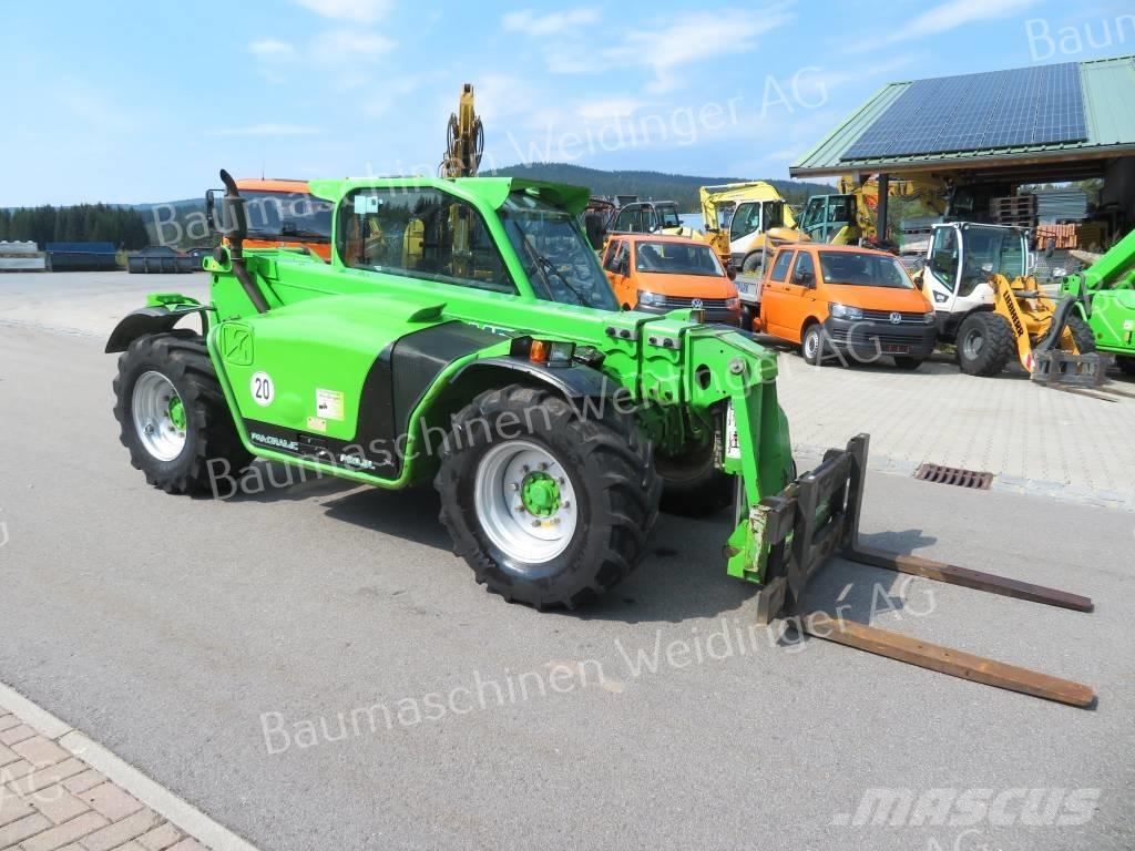 Merlo P 28.8 伸縮臂操作車