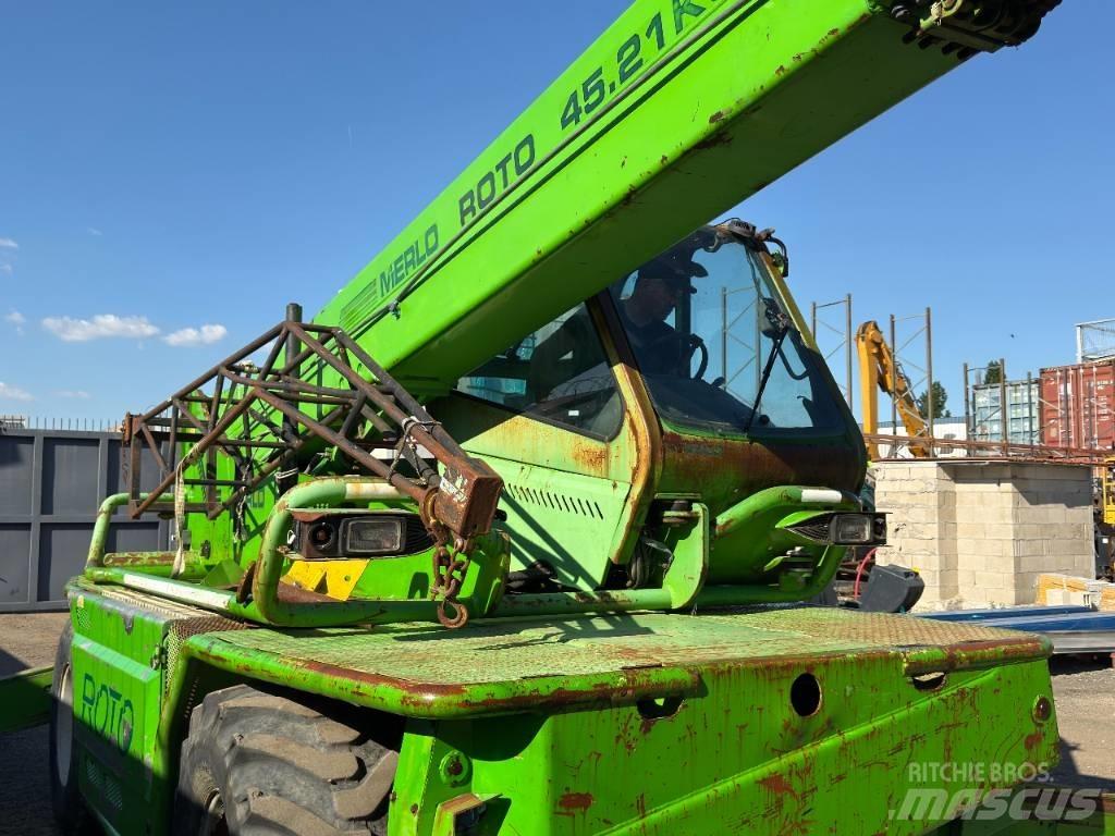 Merlo 45.21 伸縮臂操作車
