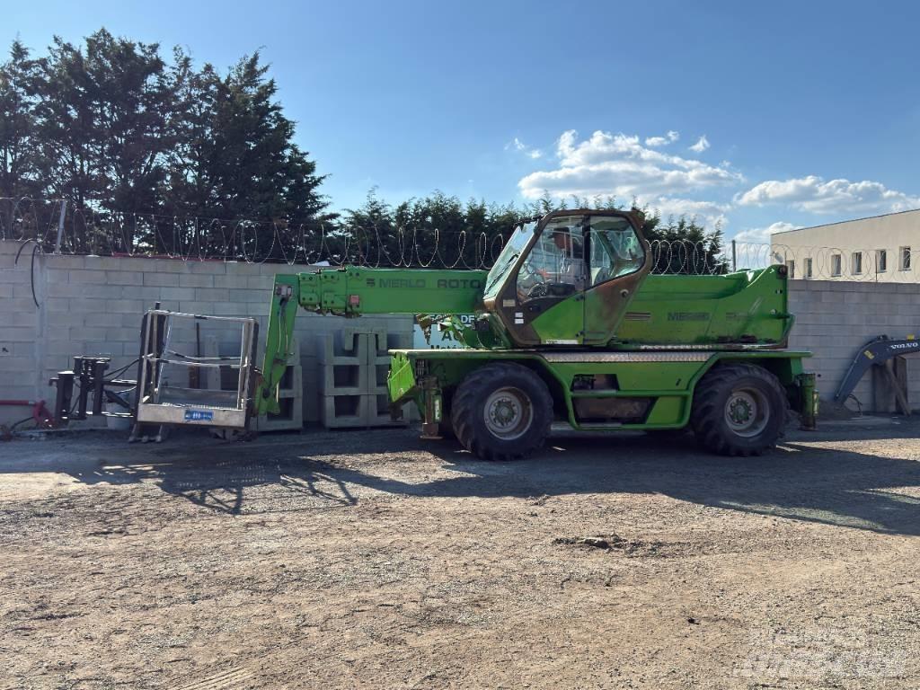 Merlo 45.21 伸縮臂操作車