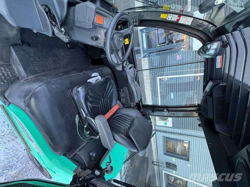 Mitsubishi FD25N3 柴油卡車