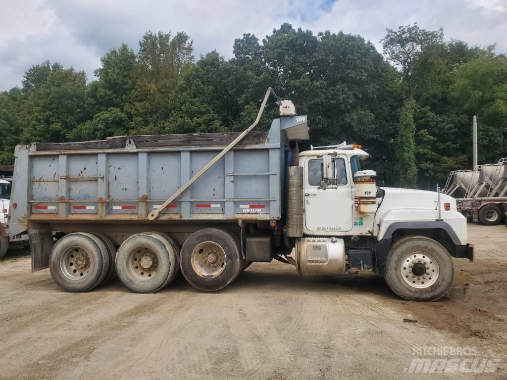 Mack RD688s 傾卸式卡車