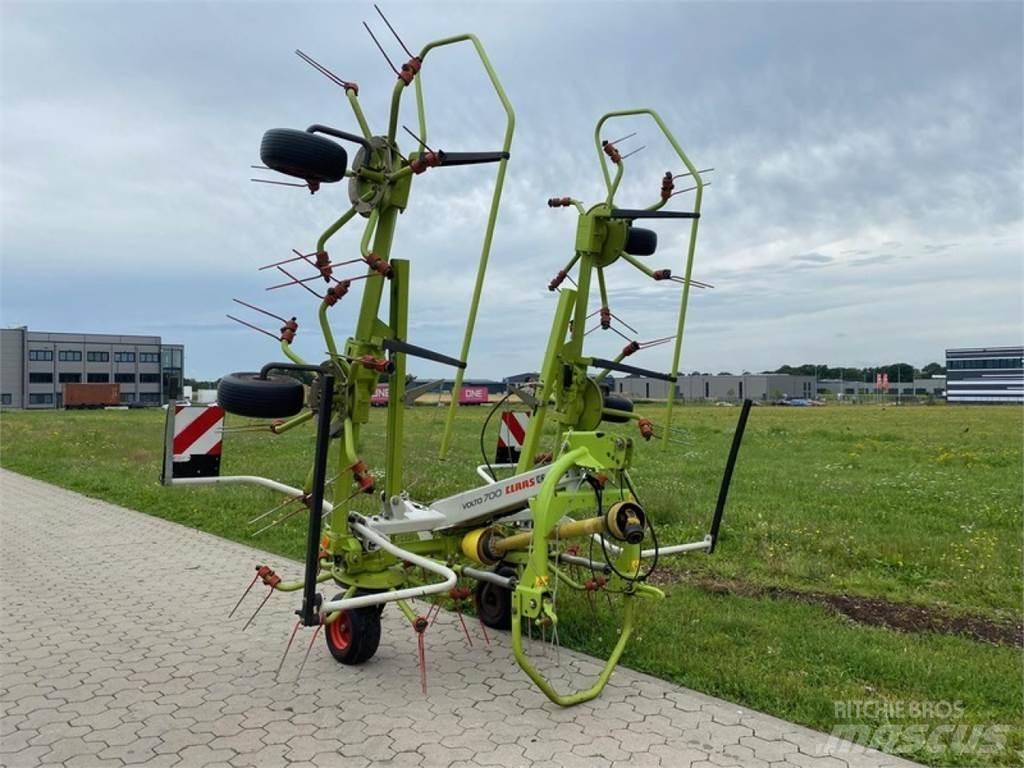 CLAAS VOLTO 700 耙與翻草機