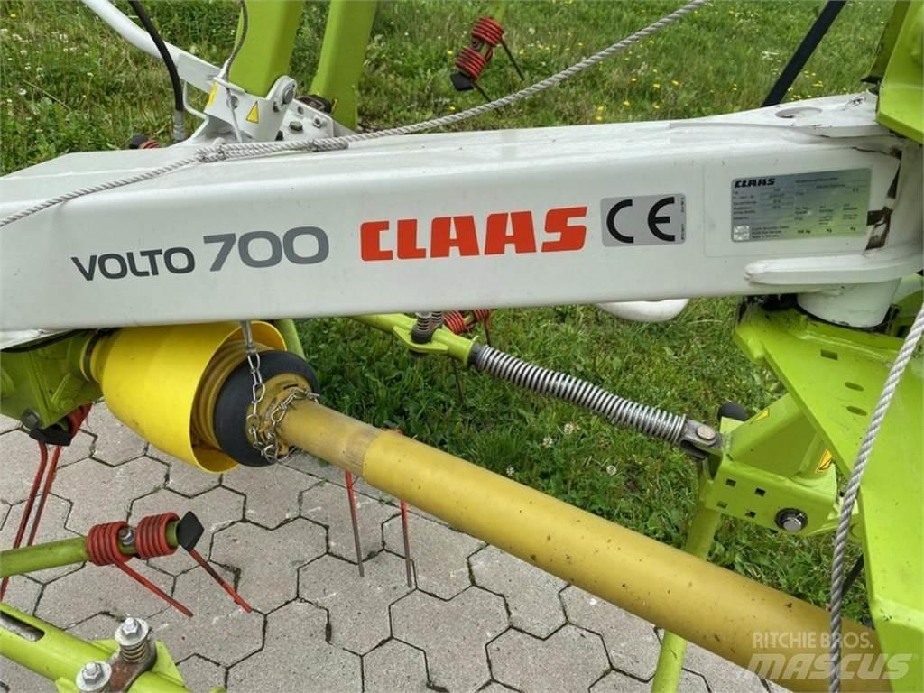 CLAAS VOLTO 700 耙與翻草機
