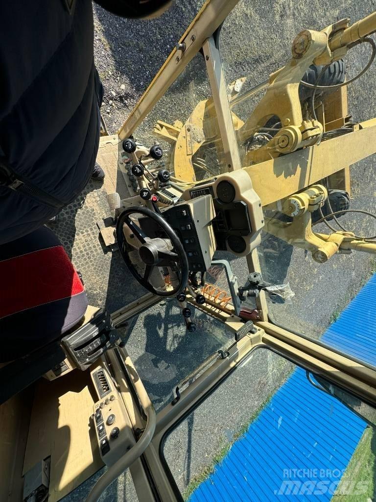 CAT 140 H 平土機