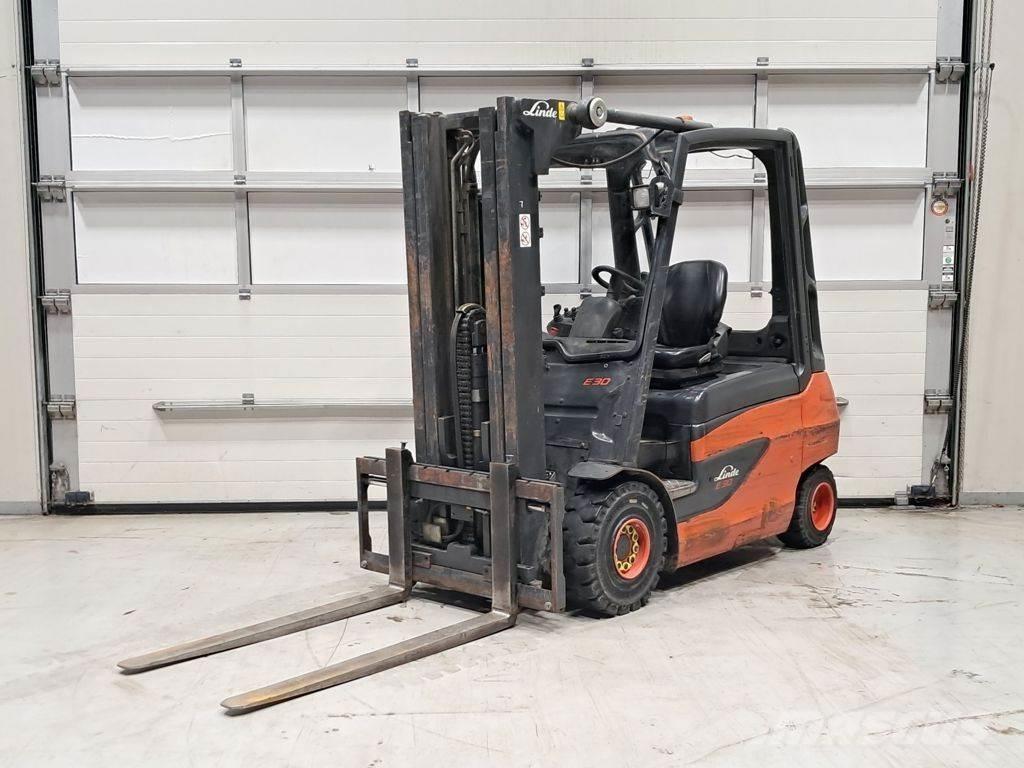 Linde E30-01 電動堆高機