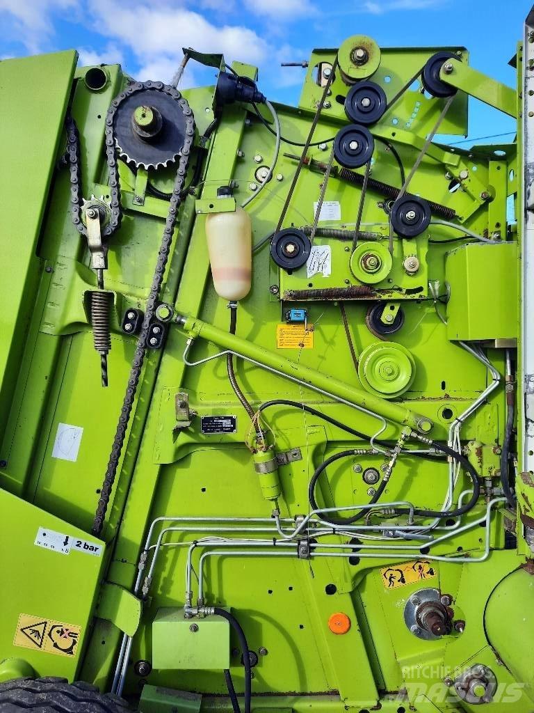 CLAAS Rollant 46 圓型牧草打包機