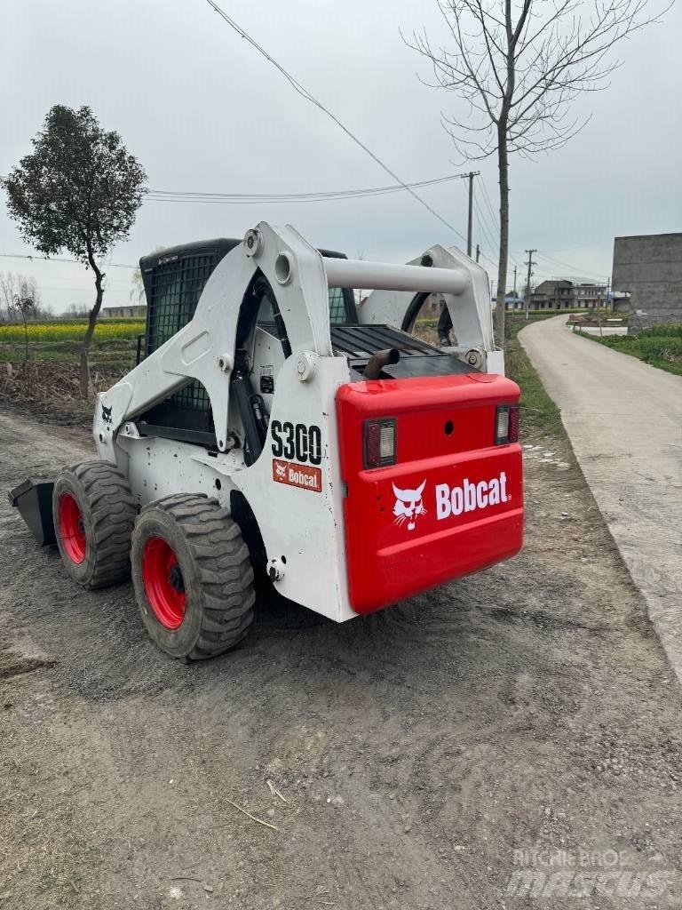 Bobcat S 330 滑移轉向裝載機
