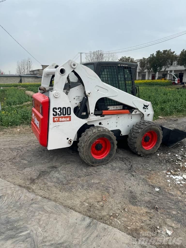 Bobcat S 330 滑移轉向裝載機
