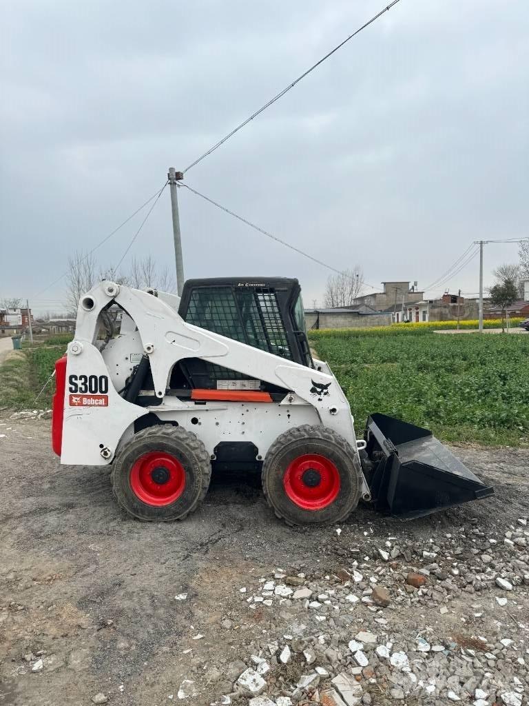 Bobcat S 330 滑移轉向裝載機