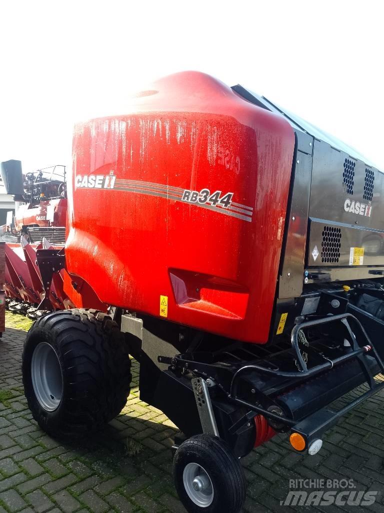 Case IH RB 344 圓型牧草打包機