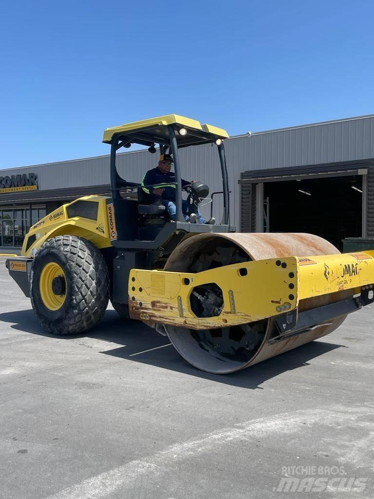 Bomag BW 211 DH-5 單輪滾壓機