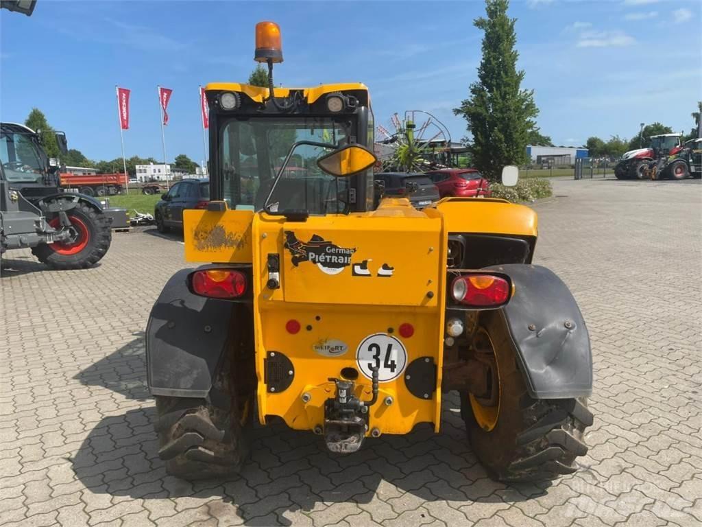 JCB 525.60 伸縮臂操作車