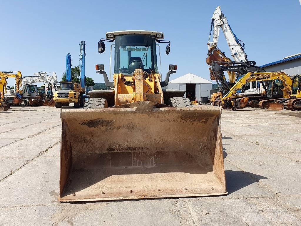 Liebherr L 538 輪胎式裝載機