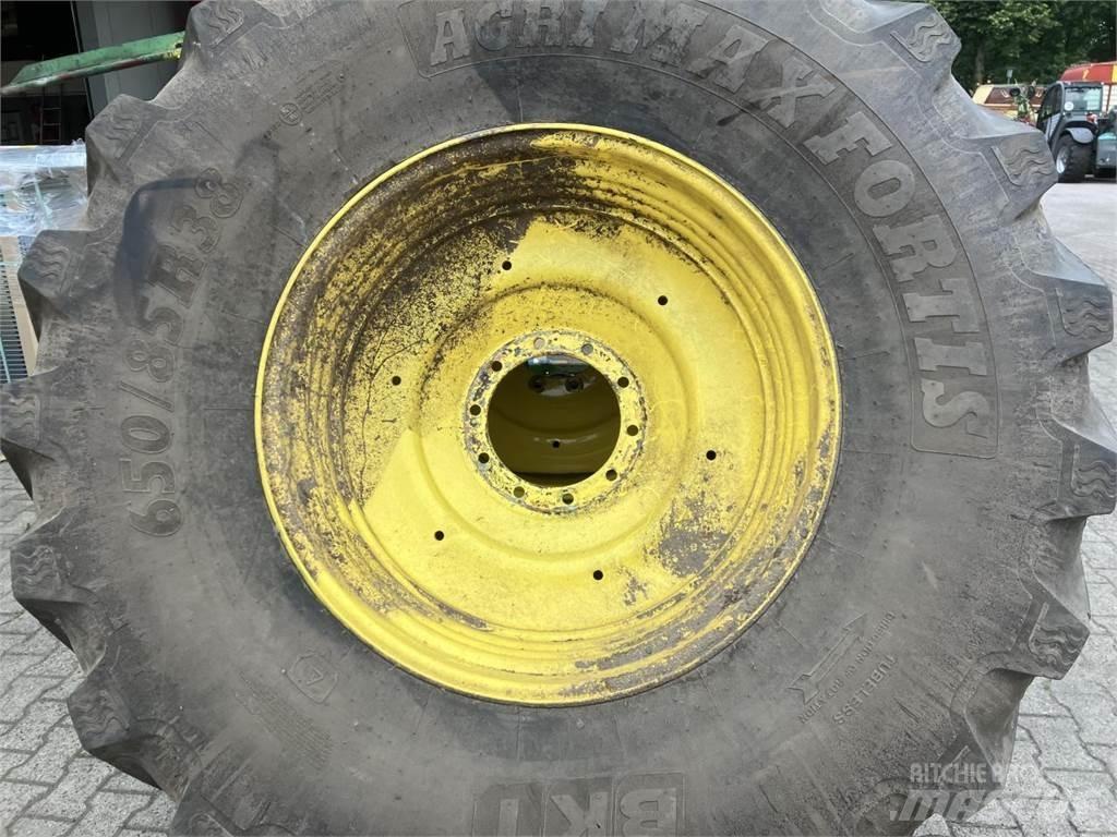 BKT 650/85R38 輪胎、車輪和輪圈