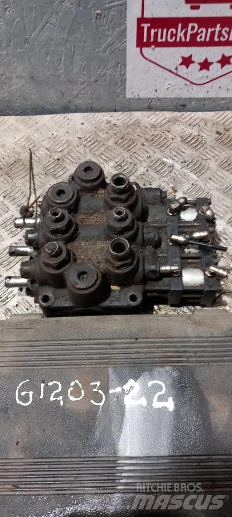 MAN TGA divider 油壓
