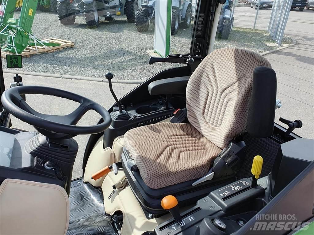 John Deere 2026R 小型曳引機