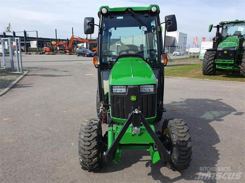 John Deere 2026R 小型曳引機