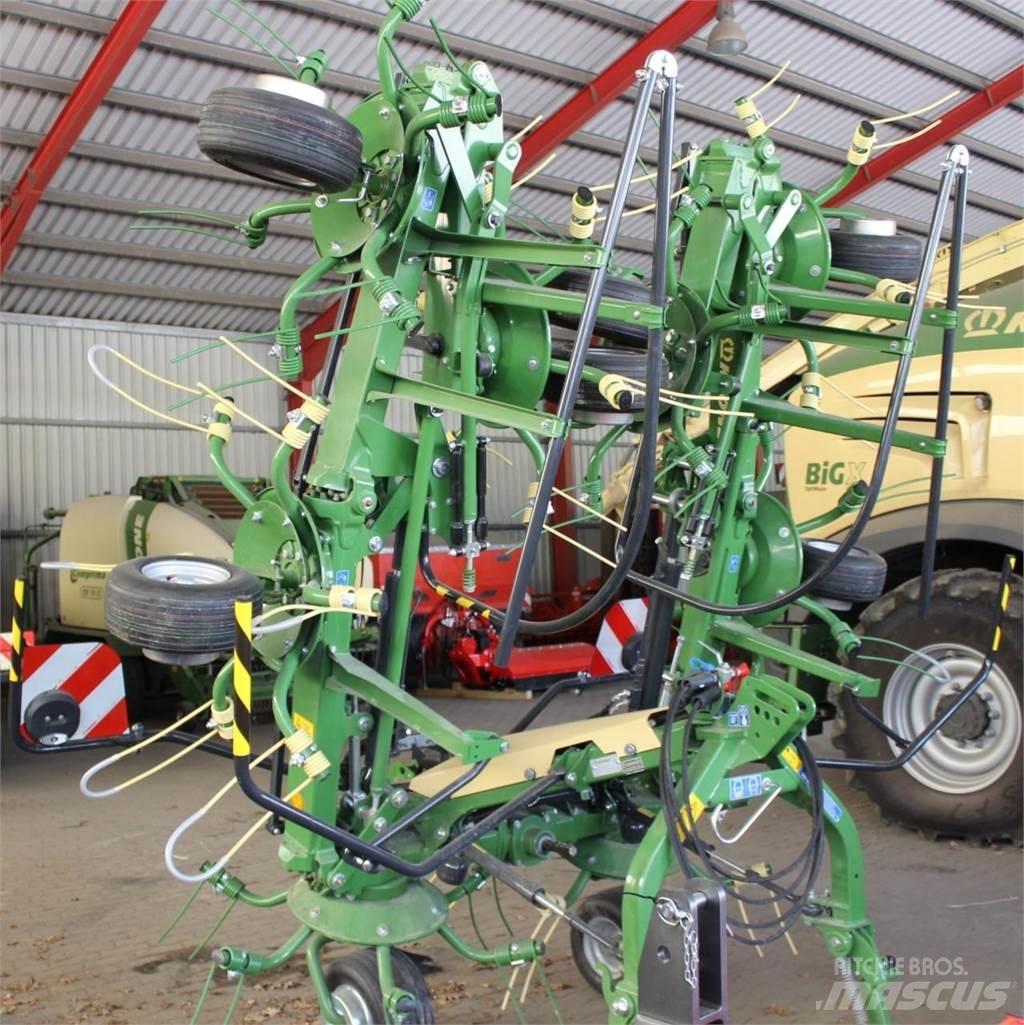 Krone Vendro 900 耙與翻草機