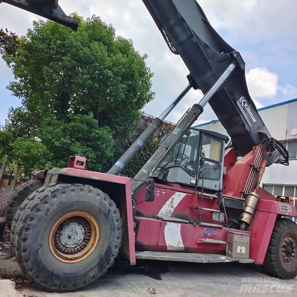 Kalmar DRF450 前伸型堆積機