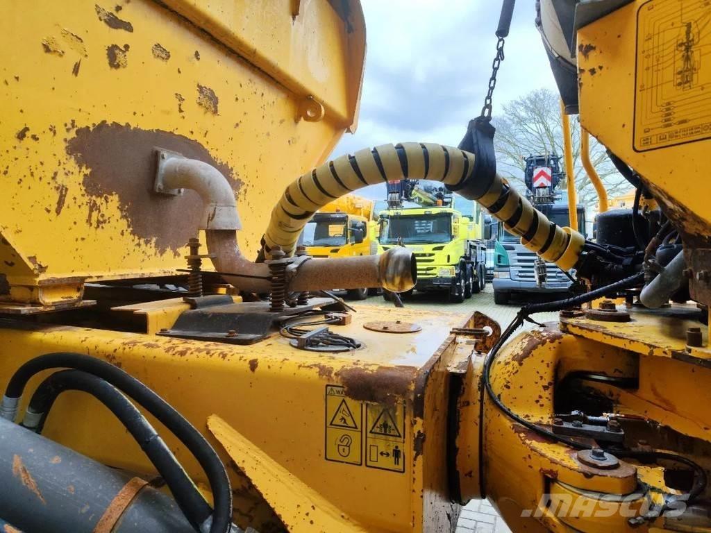 Volvo A35D 6x6 鉸接式起吊車