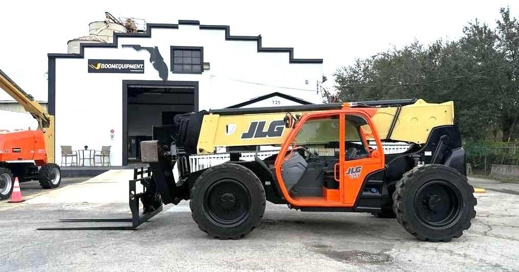 JLG 1255 伸縮臂操作車