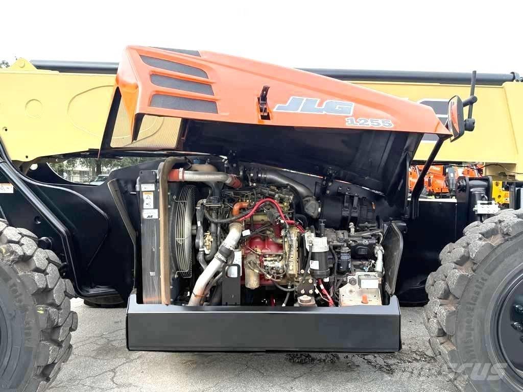 JLG 1255 伸縮臂操作車