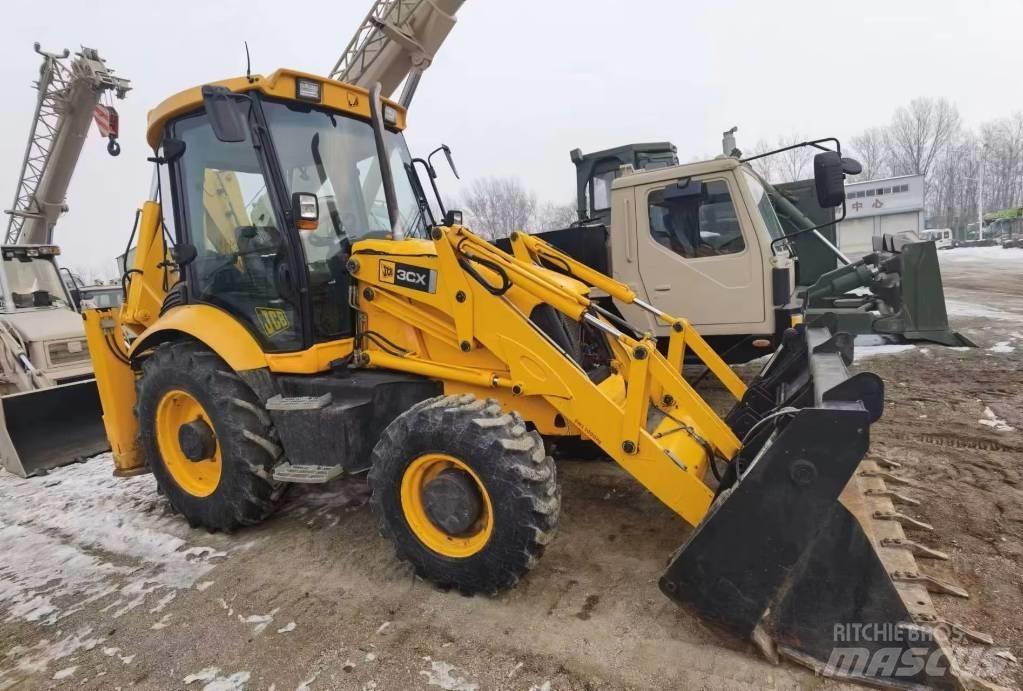 JCB 3CX 反鏟裝載機