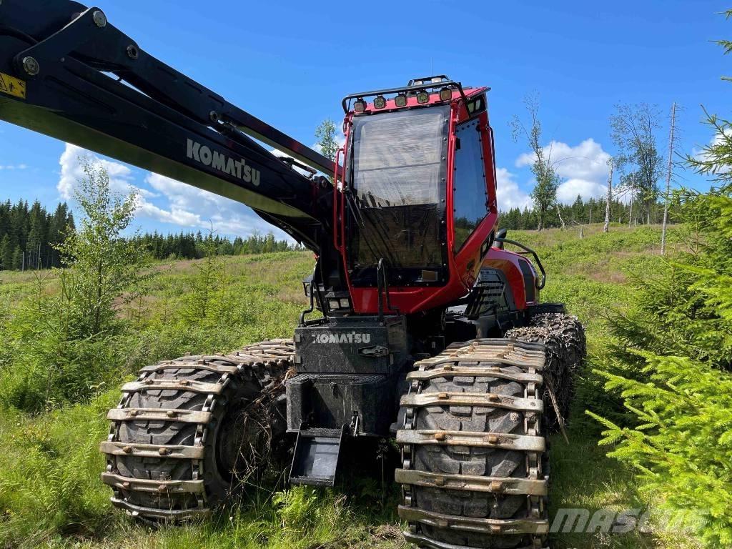 Komatsu 931 XC 收穫機