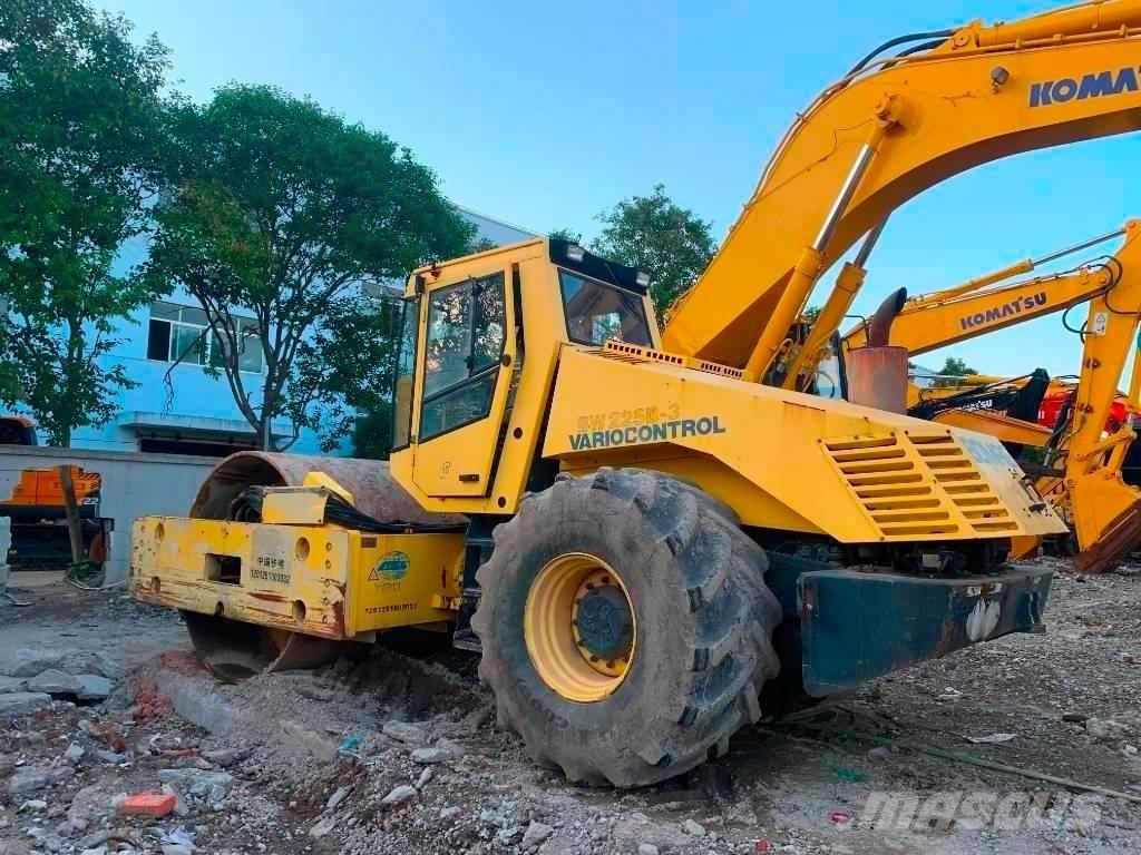 Bomag BW 225 D-3 雙輪滾壓機