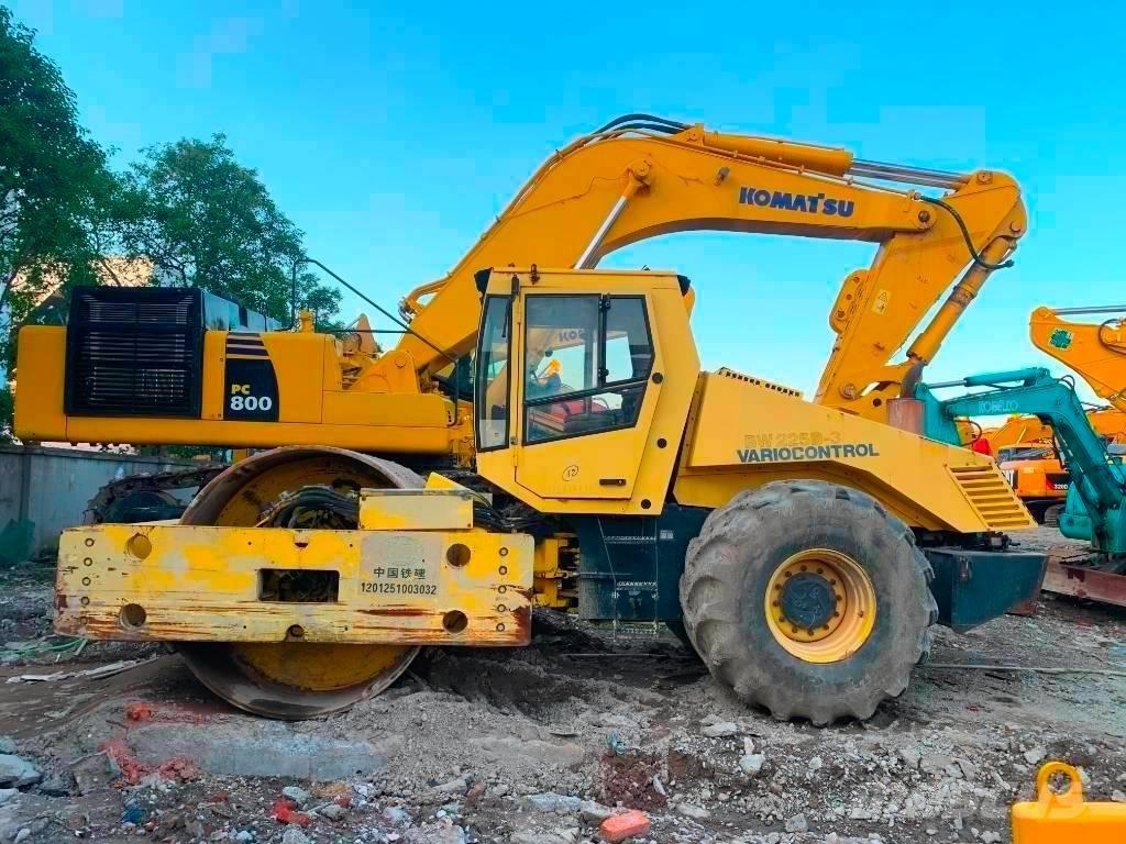 Bomag BW 225 D-3 雙輪滾壓機